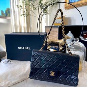 Authentic CHANEL black Double flap lambskin Leather Chain Gold bag 2.55
